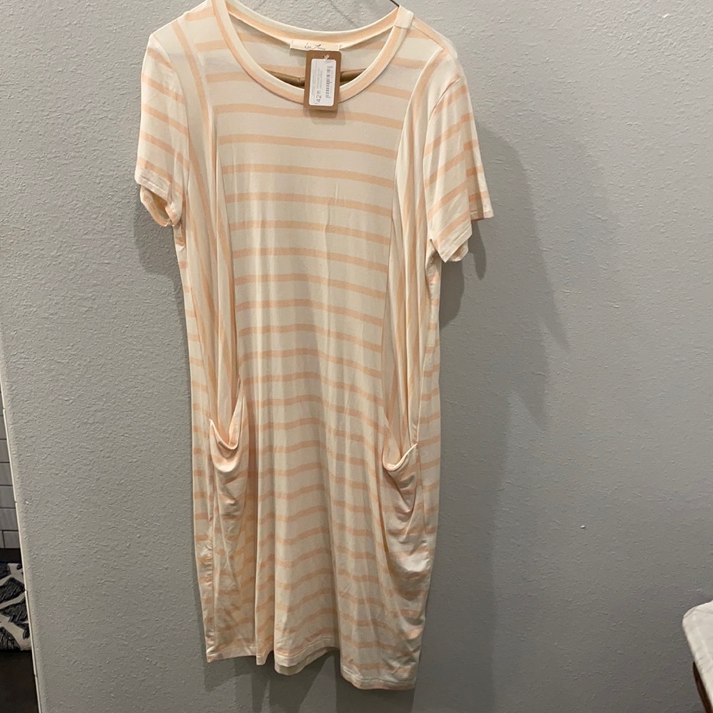 Women’s casual dress new with tags. Pink/cream
